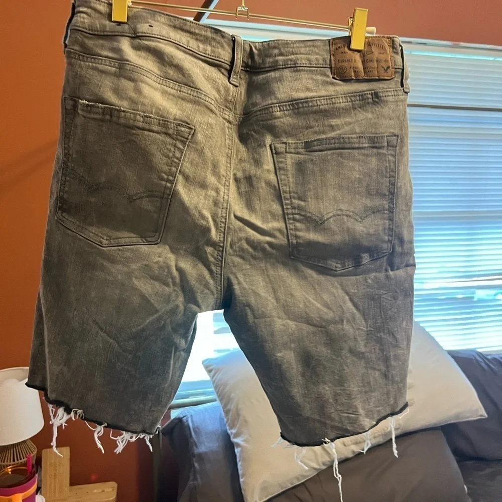 AE Distressed Denim Shorts - Picture 2 of 3